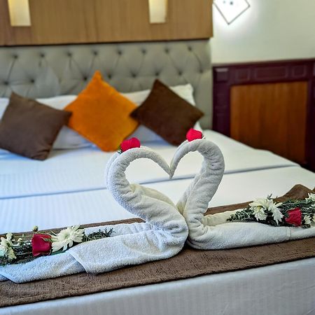 Grand Villa Houseboat Kumarakom Exterior photo